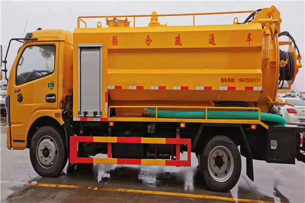 街頭不起眼的吸污車(chē)簡(jiǎn)直就是流動(dòng)的吸金利器