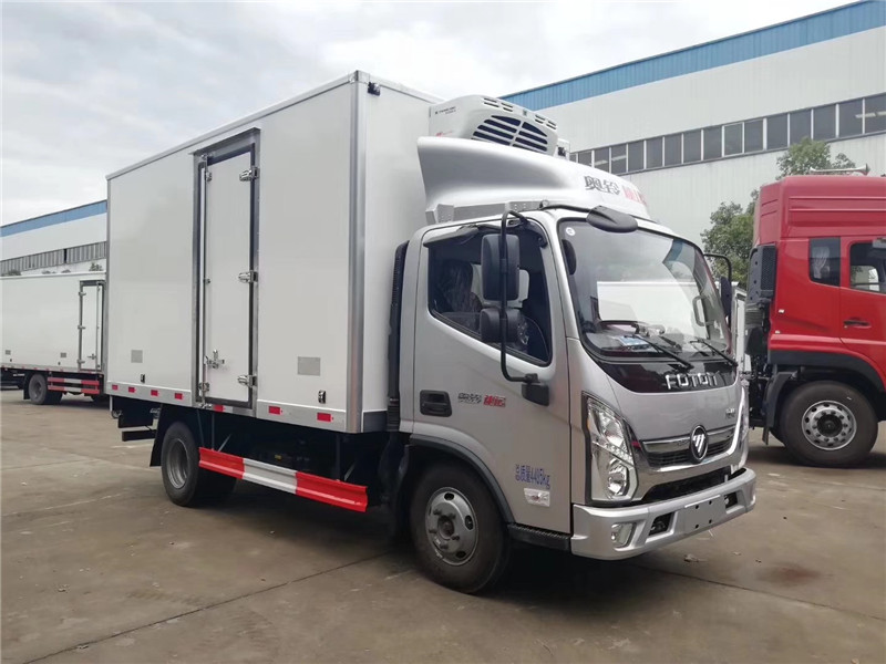東風途逸國六汽油冷藏車廂體鋁合金包邊，通風效果好制冷效果優