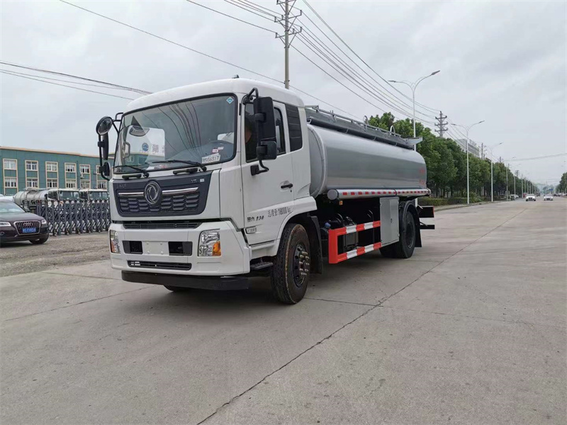 東風天錦16方減水劑運輸車