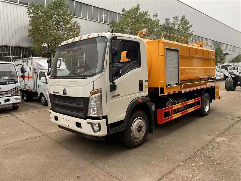 豪沃輕卡、藍牌清洗吸污車